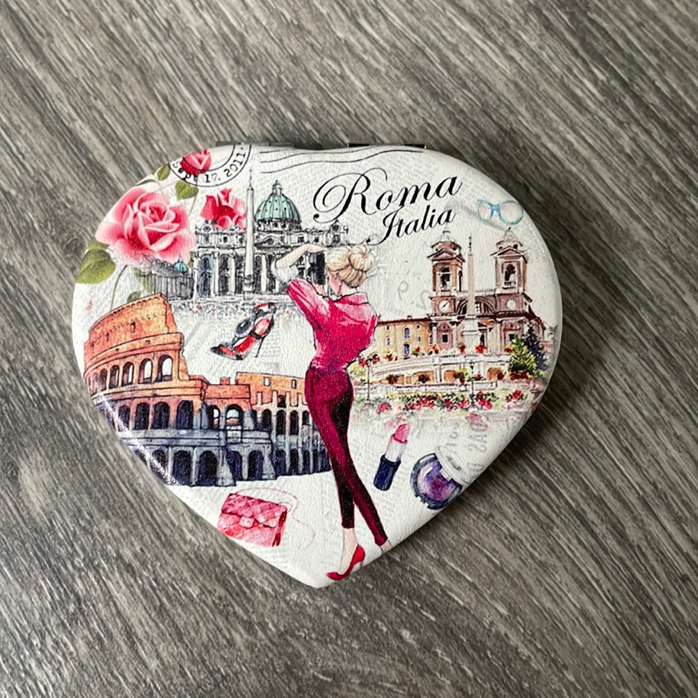 Compact mirror Roma Italia heart shape